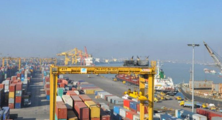 পায়রা বন্দরে দুর্নীতির প্রতিবাদে মানববন্ধন