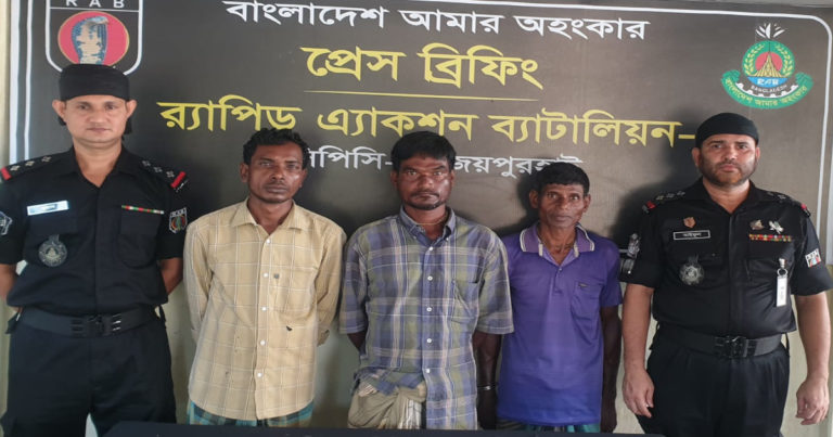২ হাজার ৫৩ লিটার মদসহ আটক তিন