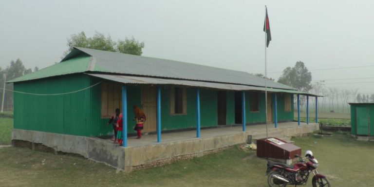 কুড়িগ্রামের বেশিরভাগ দুর্গম চরাঞ্চলে নেই শিক্ষা প্রতিষ্ঠান
