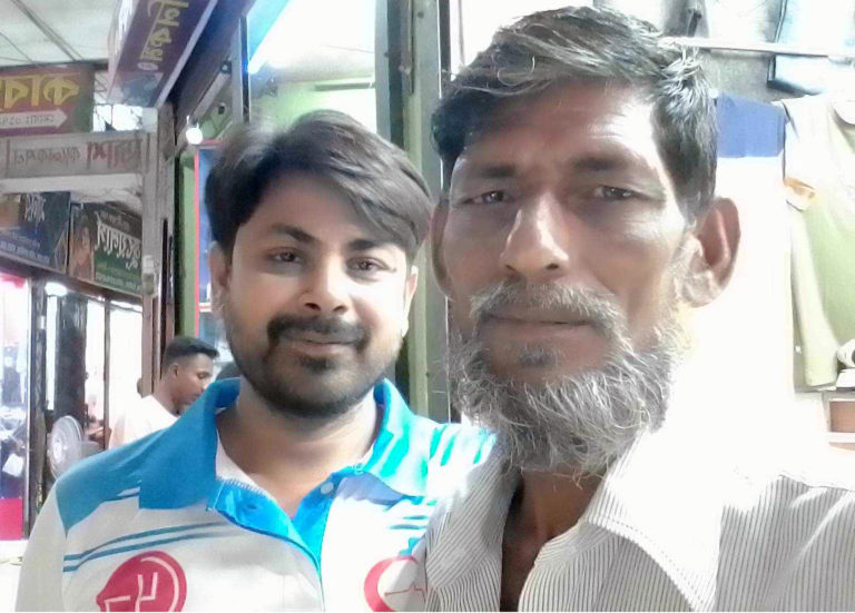 ফেরিওয়ালা বাবার ছেলে এখন বিসিএস ক্যাডার