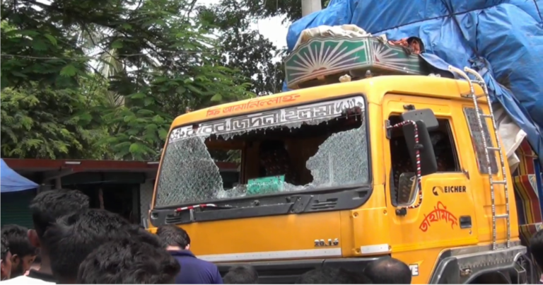 সাতক্ষীরায় ট্রাক চাপায় শিশুর মৃত্যু