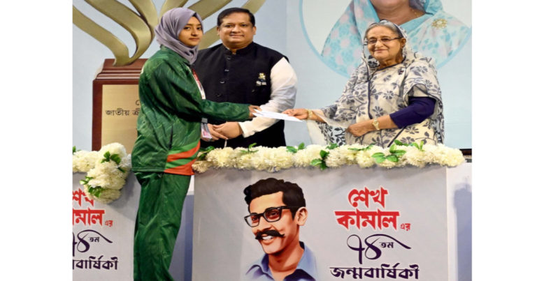 ১২ ব্যক্তি-প্রতিষ্ঠান পেলেন শেখ কামাল ক্রীড়া পুরস্কার