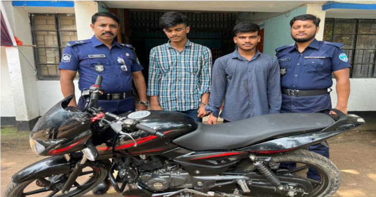 চুরি হওয়া মোটরসাইকেল উদ্ধার, গ্রেপ্তার ২