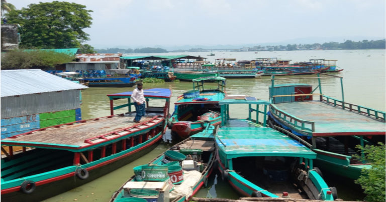 মধ্যরাত থেকে কাপ্তাই হ্রদে মাছ আহরণ শুরু