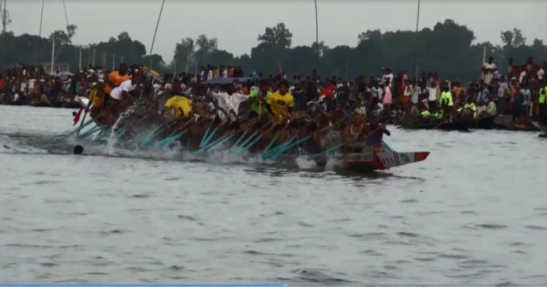 ফুলছড়ি নদীতে অনুষ্ঠিত হচ্ছে ঐতিহ্যবাহী নৌকা বাইচ