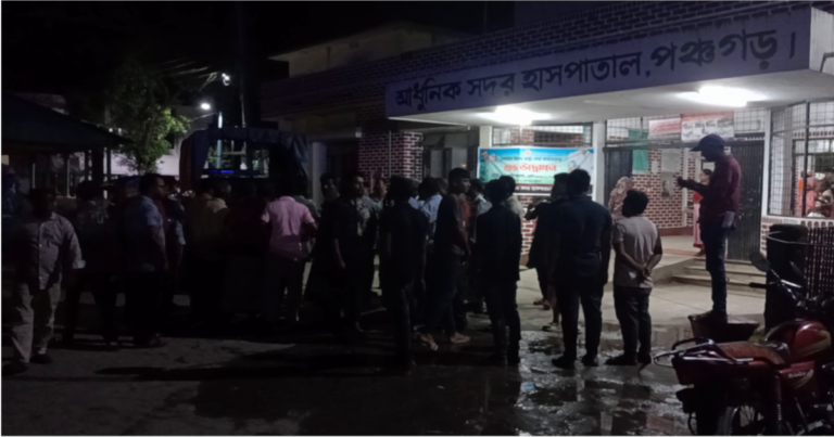 কাভার্ট ভ্যানের ধাক্কায় স্বামী-স্ত্রীর মৃত্যু