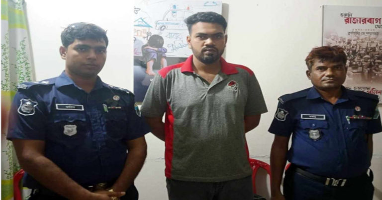 স্ত্রীর অশ্লীল ছবি ছড়িয়ে দেয়ার অভিযোগে স্বামী কারাগারে