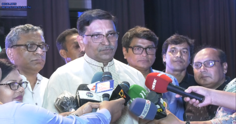 সরকারের উন্নয়ন যারা স্বীকার করে না তারা বুদ্ধি প্রতিবন্ধী: হানিফ