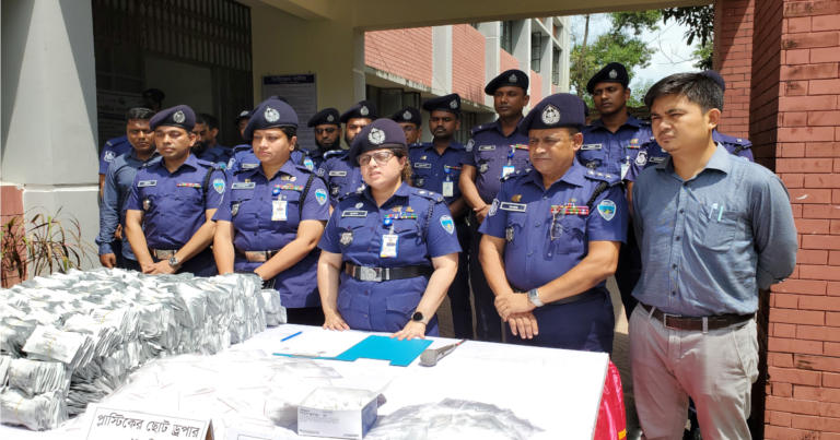 মাটিরাঙ্গায় ডেঙ্গু রোগের ভারতীয় কীটসহ আটক ৬