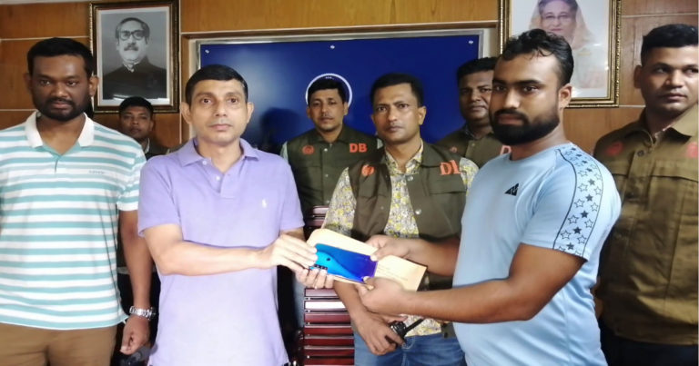 মেহেরপুরে ৪৭টি মোবাইল উদ্ধার