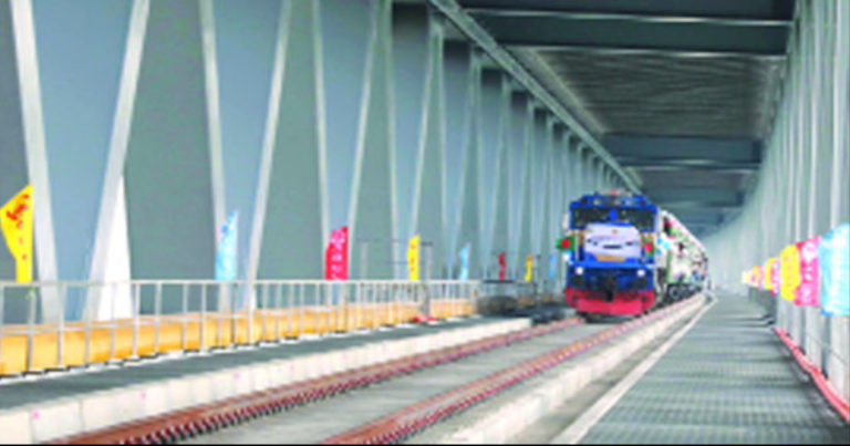 পদ্মা সেতু হয়ে পরীক্ষামূলক ট্রেন চলাচল শুরু