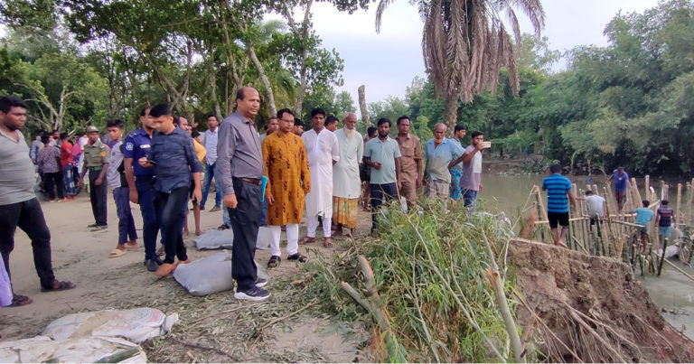 নওগাঁয় বন্যায় আমনের ব্যাপক ক্ষতি