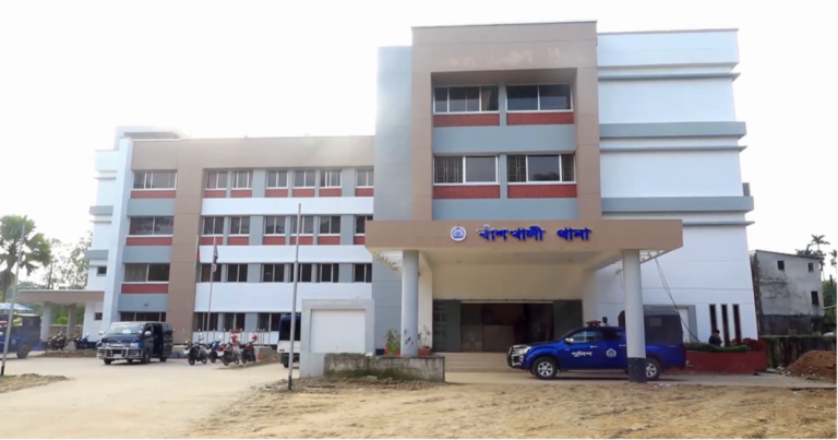 নিজ বাড়িতে ব্যবসায়ী খুন