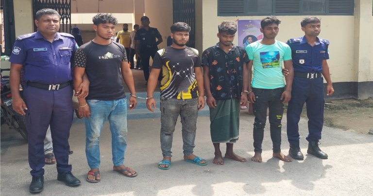 ট্রাক চোর চক্রের চার সদস্য আটক