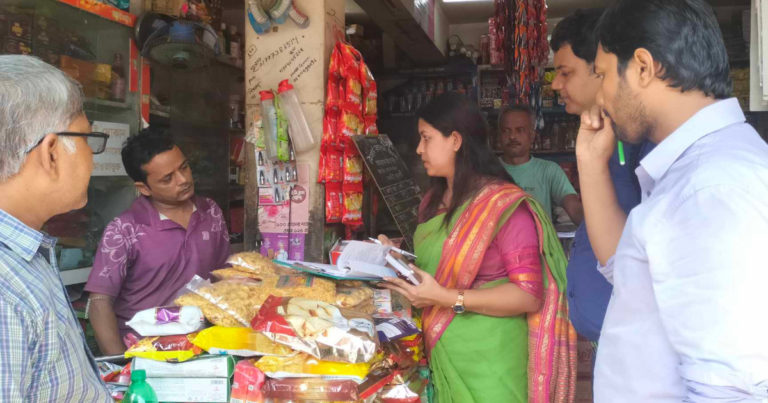 নলছিটিতে দোকানিকে ২০ হাজার টাকা জরিমানা