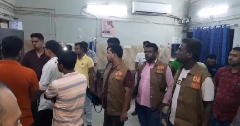 নাটোরে দূর্বৃত্তের হামলায় আহত তিন