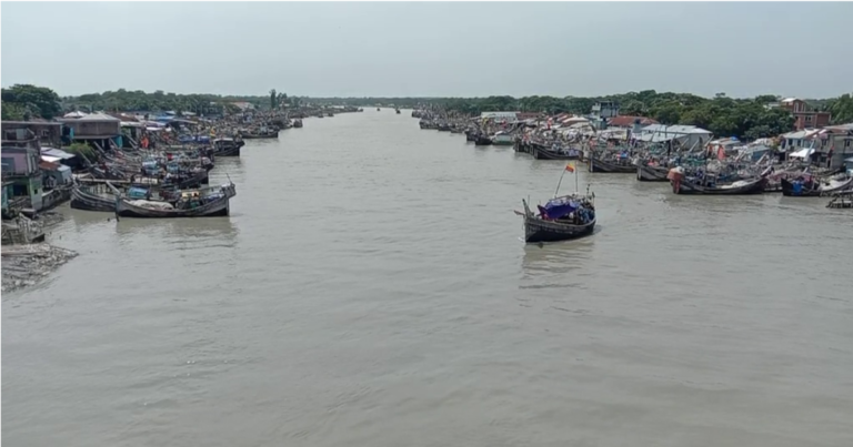 দখল দূষণে অস্তিত্ব হারাচ্ছে খাপড়াভাঙা নদী