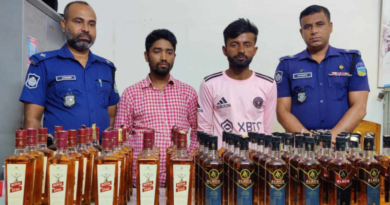 নালিতাবাড়ীতে ৫৯ বোতল ভারতীয় মদসহ আটক ২