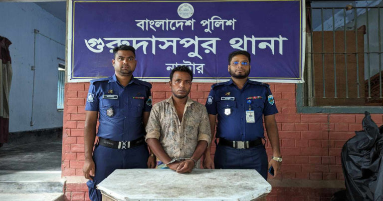 শিকলবন্দী করে কৃষককে নির্যাতনের মূলহোতা আটক