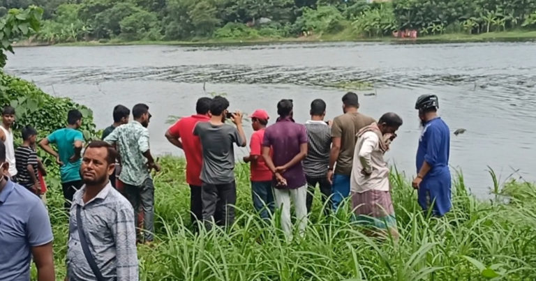 নদী থেকে অজ্ঞাত ব্যক্তির মরদেহ উদ্ধার