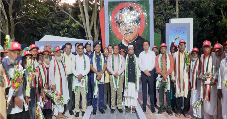 জামালপুর পুলিশ লাইন্সে বঙ্গবন্ধুর ম্যুরাল উদ্বোধন