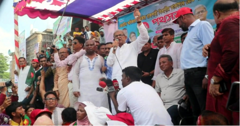 জনগণ আর শেয়ালের কাছে মুরগি আদি দেবে না- মির্জা ফখরুল