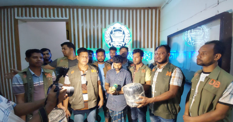 বিপুল পরিমাণ মাদকসহ হত্যা মামলার আসামি গ্রেপ্তার