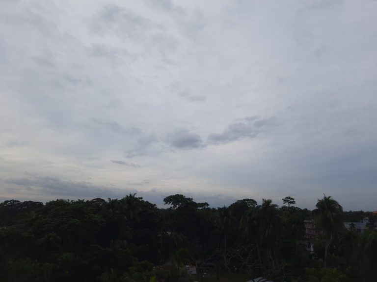 ঘূর্ণিঝড় হামুনের প্রভাব পড়তে শুরু করেছে পিরোজপুরে