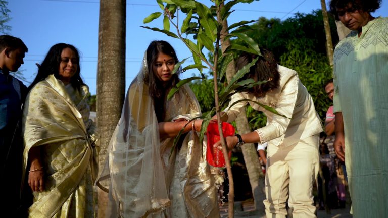 বিয়েতে দেনমোহর হিসেবে কনে নিলেন ৫ টি গাছের চারা