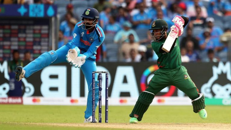 দুই ওপেনারের হাফ সেঞ্চুরির পরেও ২৫৬ রানে থামল বাংলাদেশ