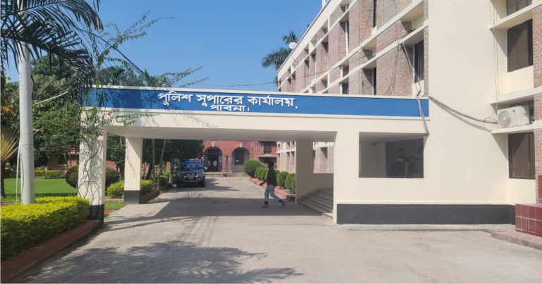 পাবনায় রাতভর পুলিশের অভিযান, বিএনপির বিপুল নেতাকর্মী গ্রেপ্তার
