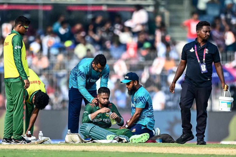 হাসপাতালে নেওয়া হয়েছে সাকিব আল হাসানকে