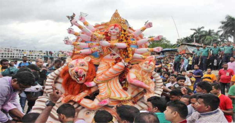 আনন্দ-অশ্রুজলে দেবী দূর্গা বিসর্জন