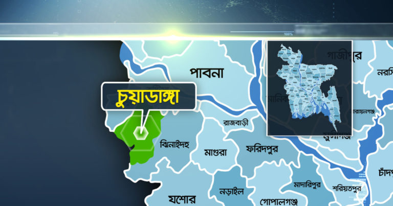 পরীক্ষার হলে শিক্ষককে চড়-থাপ্পড় মারে ছাত্র