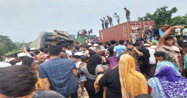ভৈরবে ট্রেন দুর্ঘটনায় নিহতের সংখ্যা বেড়ে ১৭, স্বজনদের আহাজারি