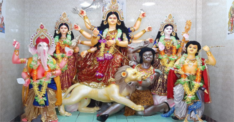 সারাদেশে উৎসবমুখর পরিবেশে চলছে দুর্গোৎসব