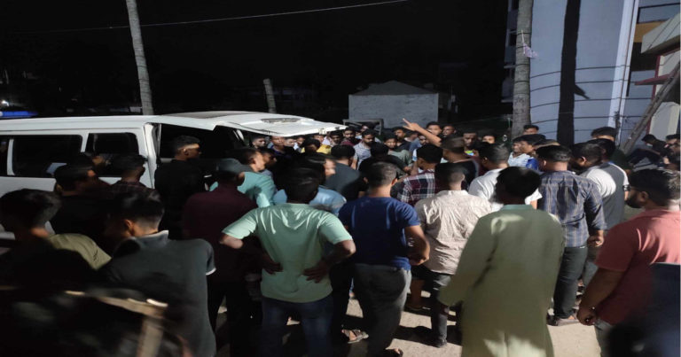 পাবনায় ছাত্রলীগের দু’গ্রুপের সংঘর্ষ, গুলিবিদ্ধ ৮