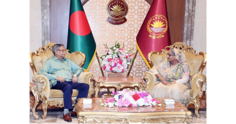 বঙ্গভবনে রাষ্ট্রপতি সাথে সাক্ষাৎ করেছেন প্রধানমন্ত্রী