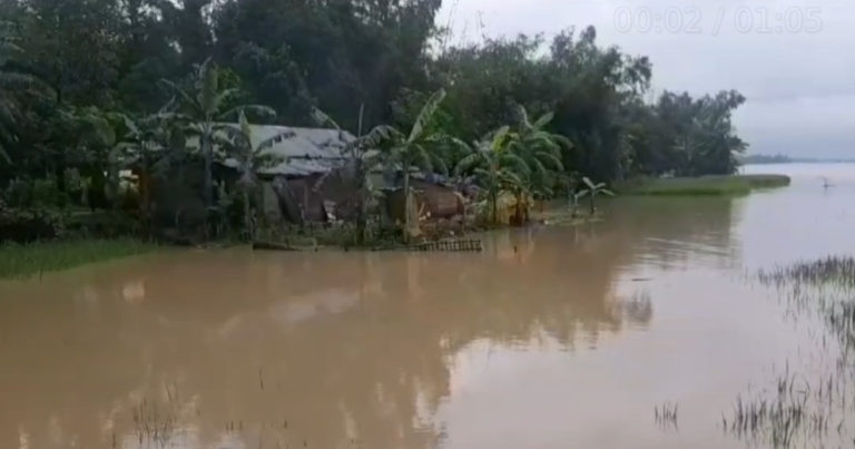তিস্তার পানি বিপদসীমার ৩০ সেন্টিমিটার উপরে প্রবাহিত