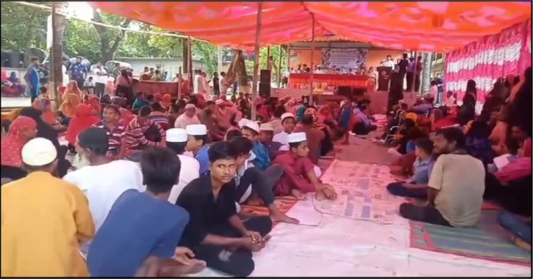 প্রতিবন্ধী মানুষের মুখে খাবার তুলে দিল স্বেচ্ছাসেবী সংগঠন