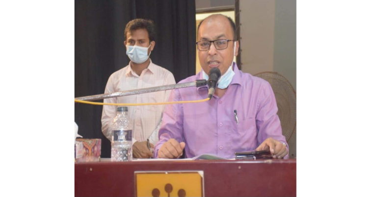 বরগুনায় সাবেক ডিসির গোপন ভিডিও ভাইরাল