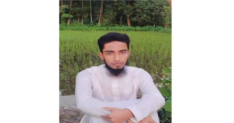 ফেনীতে বাসের ধাক্কায় প্রাণ গেলো শিক্ষকের