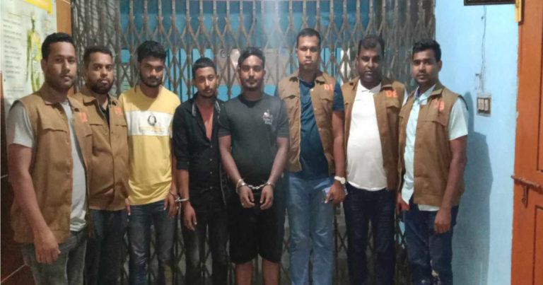 ফেনীতে রেস্তোরাঁয় হামলার ঘটনায় ৩জন গ্রেপ্তার