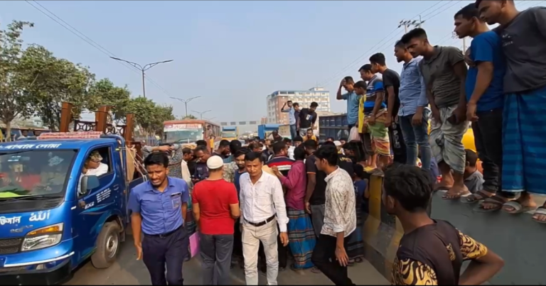 সাভারে বাসের চাপায় নারী পুলিশ সদস্য নিহত