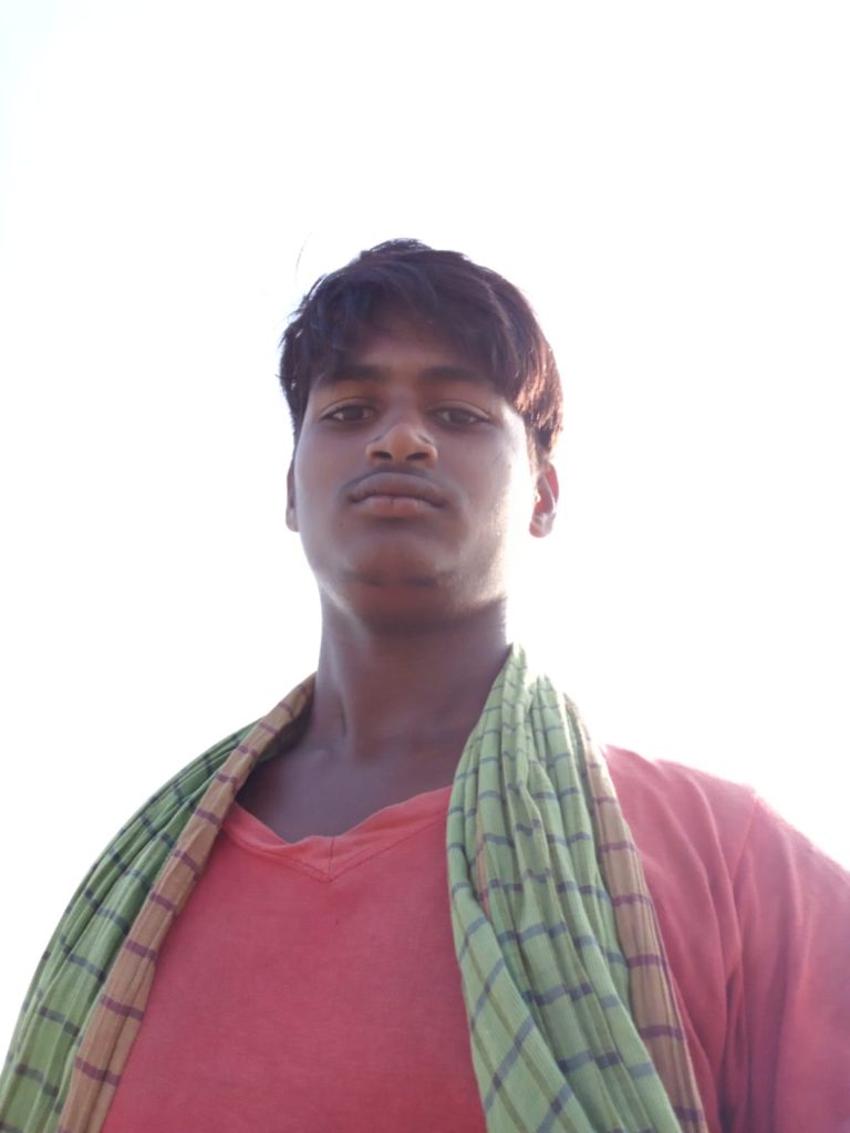 ট্রলার থেকে পড়ে পদ্মায় নিখোঁজ শ্রমিক