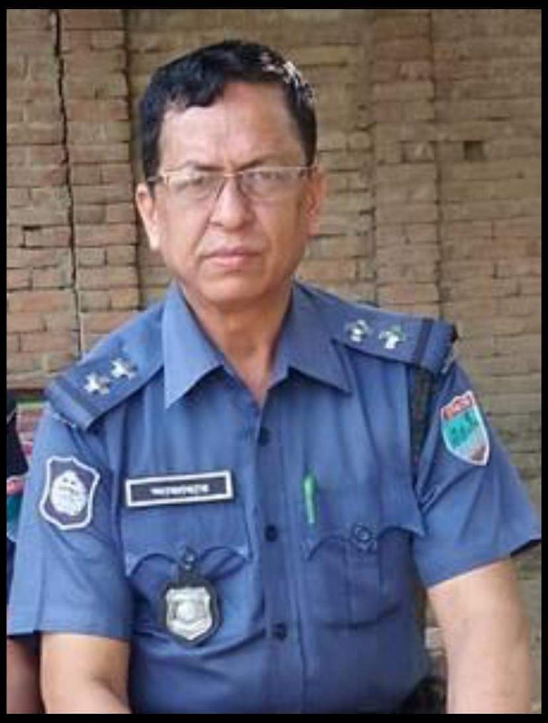 সাতক্ষীরায় পুলিশের এসআইয়ের ঝুলন্ত মরদেহ উদ্ধার