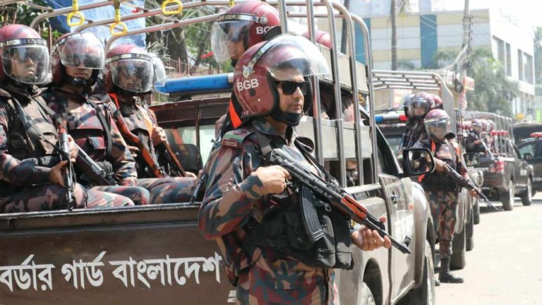সারা দেশে ১৬১ প্লাটুন বিজিবি মোতায়েন