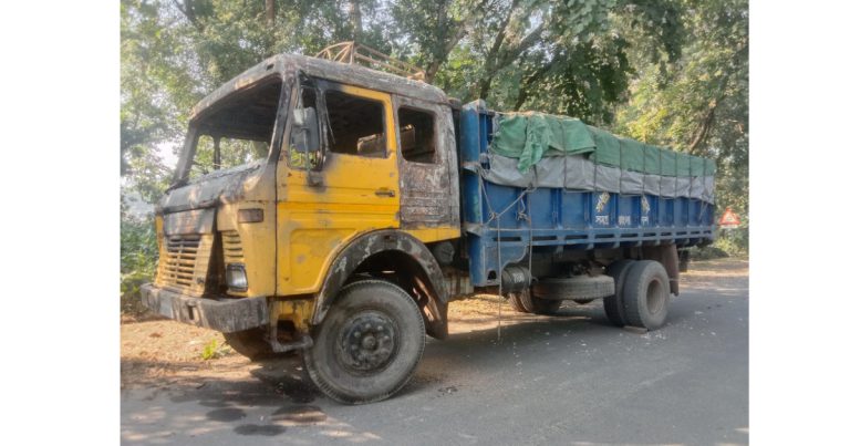 সিরাজগঞ্জে গম বোঝাই ট্রাকে আগুন