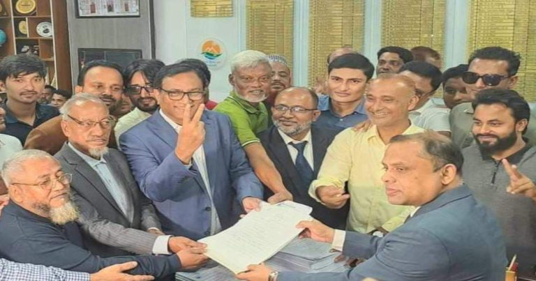 নোয়াখালীতে মনোনয়ন জমা দিলেন প্রার্থীরা