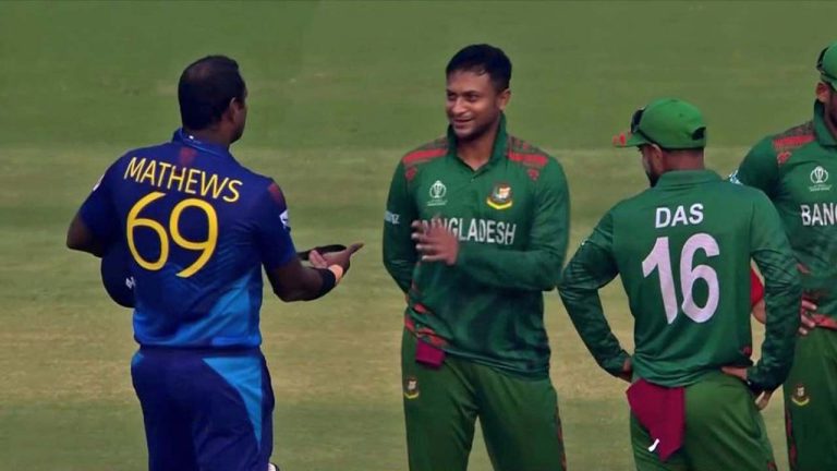 সাকিবকে পাথর মারার হুমকি